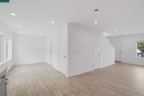 Living - 1232 York St, Richmond, CA 94801 photo 2 of 5