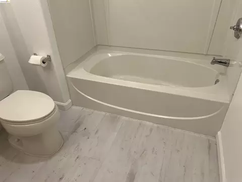 989 Franklin St #307, Oakland, CA 94607 photo 6