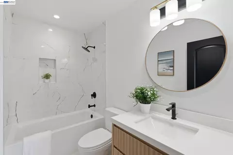 Bath - 1783 40th Ave, San Francisco, CA 94122 photo 2 of 3
