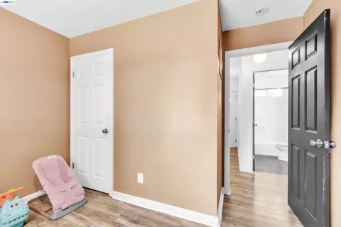 Bedroom - 425 E Tabor Ave, Fairfield, CA 94533 photo 4 of 5