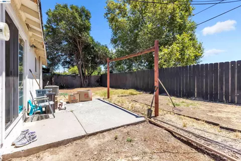 Exterior - 425 E Tabor Ave, Fairfield, CA 94533 photo 7 of 7