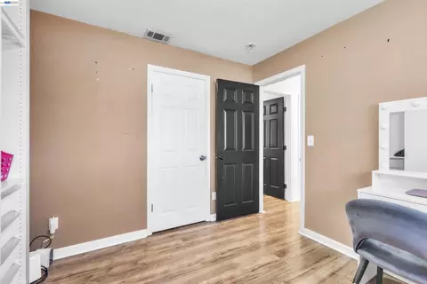 Bedroom - 425 E Tabor Ave, Fairfield, CA 94533 photo 1 of 5