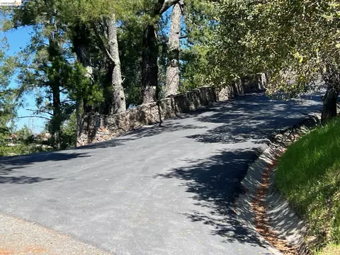 58 Zander Ct, Orinda, CA 94563