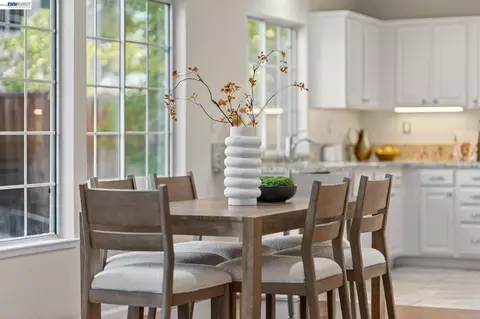 Dining - 914 Arrowtail Ter, Fremont, CA 94536 photo 4 of 4