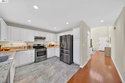 Entry Way - 914 Arrowtail Ter, Fremont, CA 94536 photo 2 of 4