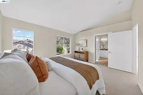 Bedroom - 914 Arrowtail Ter, Fremont, CA 94536 photo 3 of 7