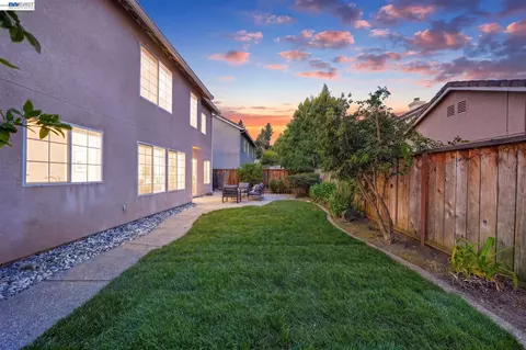 Exterior - 914 Arrowtail Ter, Fremont, CA 94536 photo 6 of 8