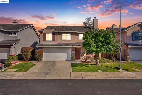 Exterior - 914 Arrowtail Ter, Fremont, CA 94536 photo 3 of 8