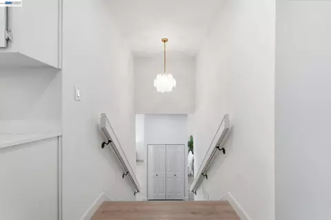 Entry Way - 935 Granite Ct, Martinez, CA 94553 photo 4 of 4