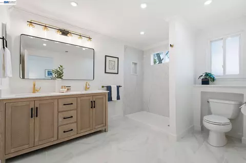 Bath - 935 Granite Ct, Martinez, CA 94553 photo 1 of 6