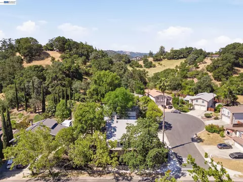 View/Area - 935 Granite Ct, Martinez, CA 94553 photo 2 of 2