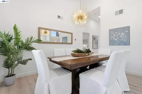 Dining - 935 Granite Ct, Martinez, CA 94553 photo 1 of 4