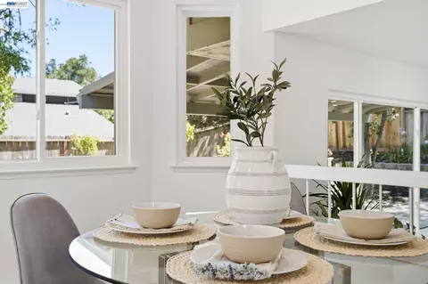 Dining - 935 Granite Ct, Martinez, CA 94553 photo 4 of 4