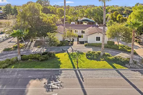 View/Area - 23110 Los Ranchos Dr, Tracy, CA 95304 photo 6 of 7