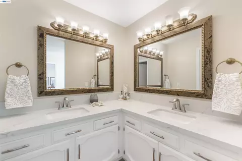 Bath - 23110 Los Ranchos Dr, Tracy, CA 95304 photo 5 of 6