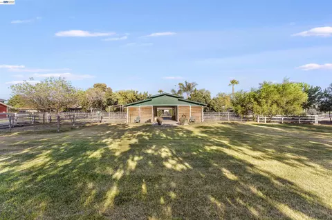 Exterior - 23110 Los Ranchos Dr, Tracy, CA 95304 photo 5 of 5