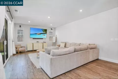 Living - 622 Marathon Dr, Oakley, CA 94561 photo 2 of 2