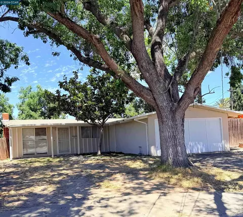 1904 Solano Ct, Concord, CA 94520 photo 1