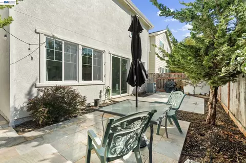 Exterior - 663 Falling Star Dr, Martinez, CA 94553 photo 5 of 7