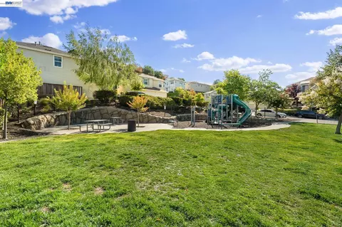 Exterior - 663 Falling Star Dr, Martinez, CA 94553 photo 7 of 7
