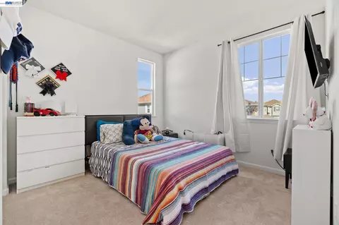 Bedroom - 663 Falling Star Dr, Martinez, CA 94553 photo 4 of 5