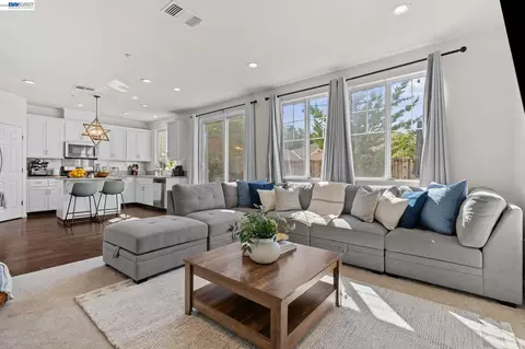 Other - 663 Falling Star Dr, Martinez, CA 94553 photo 3 of 6