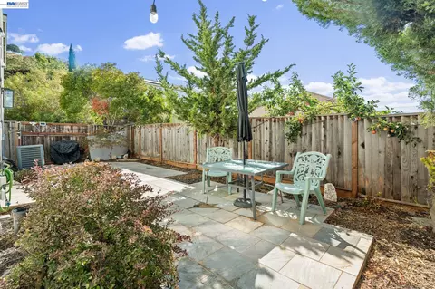 Exterior - 663 Falling Star Dr, Martinez, CA 94553 photo 4 of 7