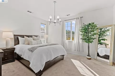 Bedroom - 663 Falling Star Dr, Martinez, CA 94553 photo 1 of 5