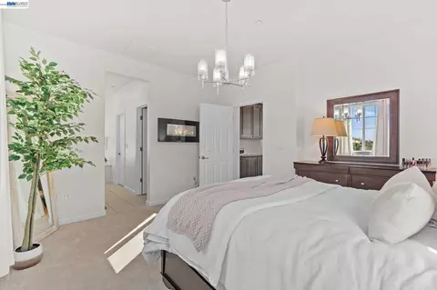 Bedroom - 663 Falling Star Dr, Martinez, CA 94553 photo 2 of 5