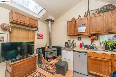 Kitchen - 540 Lost Brg, Lewiston, CA 96052 photo 2 of 2
