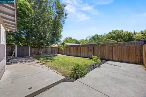 Exterior - 149 W 11th St, Pittsburg, CA 94565 photo 4 of 4