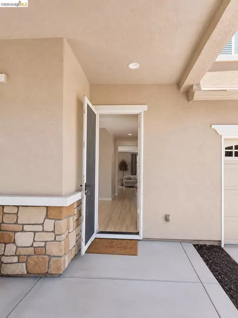 Entry Way - 697 Landmark Pt, Lathrop, CA 95330 photo 1 of 3