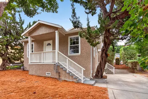 7925 Greenly Dr, Oakland, CA 94605