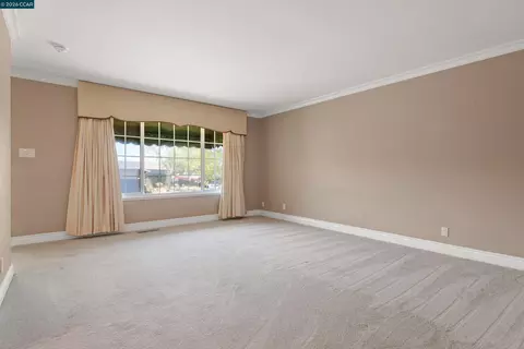 Living - 1250 Rolling Hill Ct, Martinez, CA 94553 photo 4 of 8