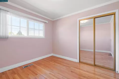 Bedroom - 1250 Rolling Hill Ct, Martinez, CA 94553 photo 8 of 10