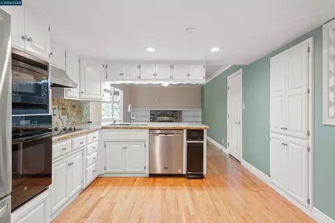 Kitchen - 1250 Rolling Hill Ct, Martinez, CA 94553 photo 2 of 2