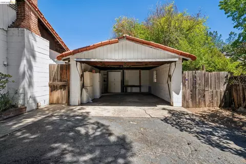 Exterior - 1810 3rd Ave, Walnut Creek, CA 94597 photo 7 of 9