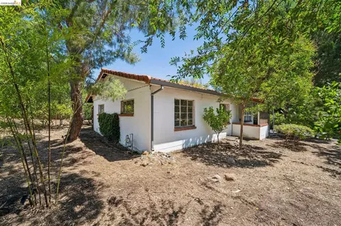 Exterior - 1810 3rd Ave, Walnut Creek, CA 94597 photo 3 of 9