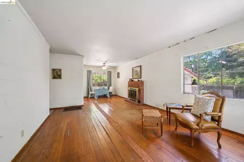 Living - 1810 3rd Ave, Walnut Creek, CA 94597 photo 1 of 2