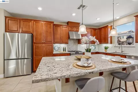Kitchen - 2836 Stringham Way, Dublin, CA 94568 photo 1 of 8