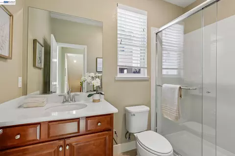 Bath - 2836 Stringham Way, Dublin, CA 94568 photo 2 of 4