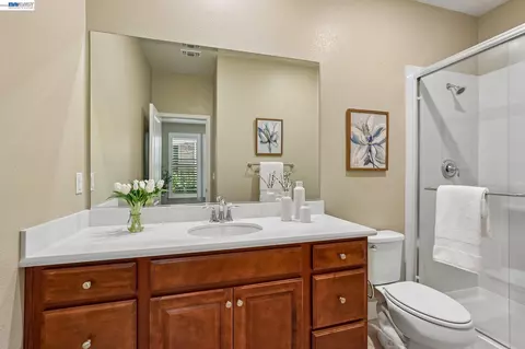 Bath - 2836 Stringham Way, Dublin, CA 94568 photo 1 of 4