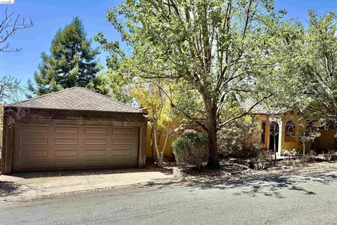 916 Cragmont Ave, Berkeley, CA 94708 photo 2