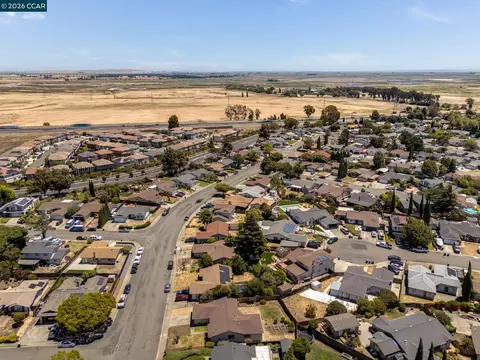 View/Area - 4975 Silverado Dr, Fairfield, CA 94534 photo 8 of 11