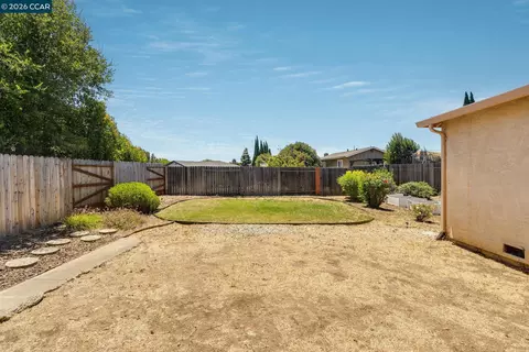 Exterior - 4975 Silverado Dr, Fairfield, CA 94534 photo 2 of 15
