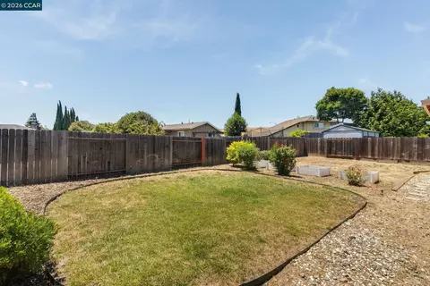 Exterior - 4975 Silverado Dr, Fairfield, CA 94534 photo 4 of 15