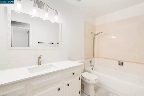 Bath - 4975 Silverado Dr, Fairfield, CA 94534 photo 1 of 3