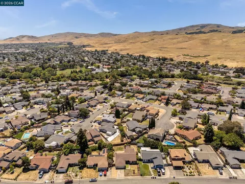 View/Area - 4975 Silverado Dr, Fairfield, CA 94534 photo 6 of 11