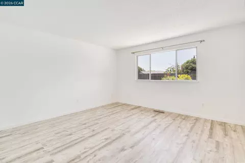 Living - 4975 Silverado Dr, Fairfield, CA 94534 photo 13 of 13