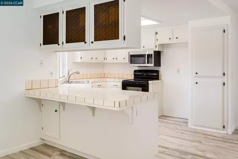 Kitchen - 4975 Silverado Dr, Fairfield, CA 94534 photo 1 of 3